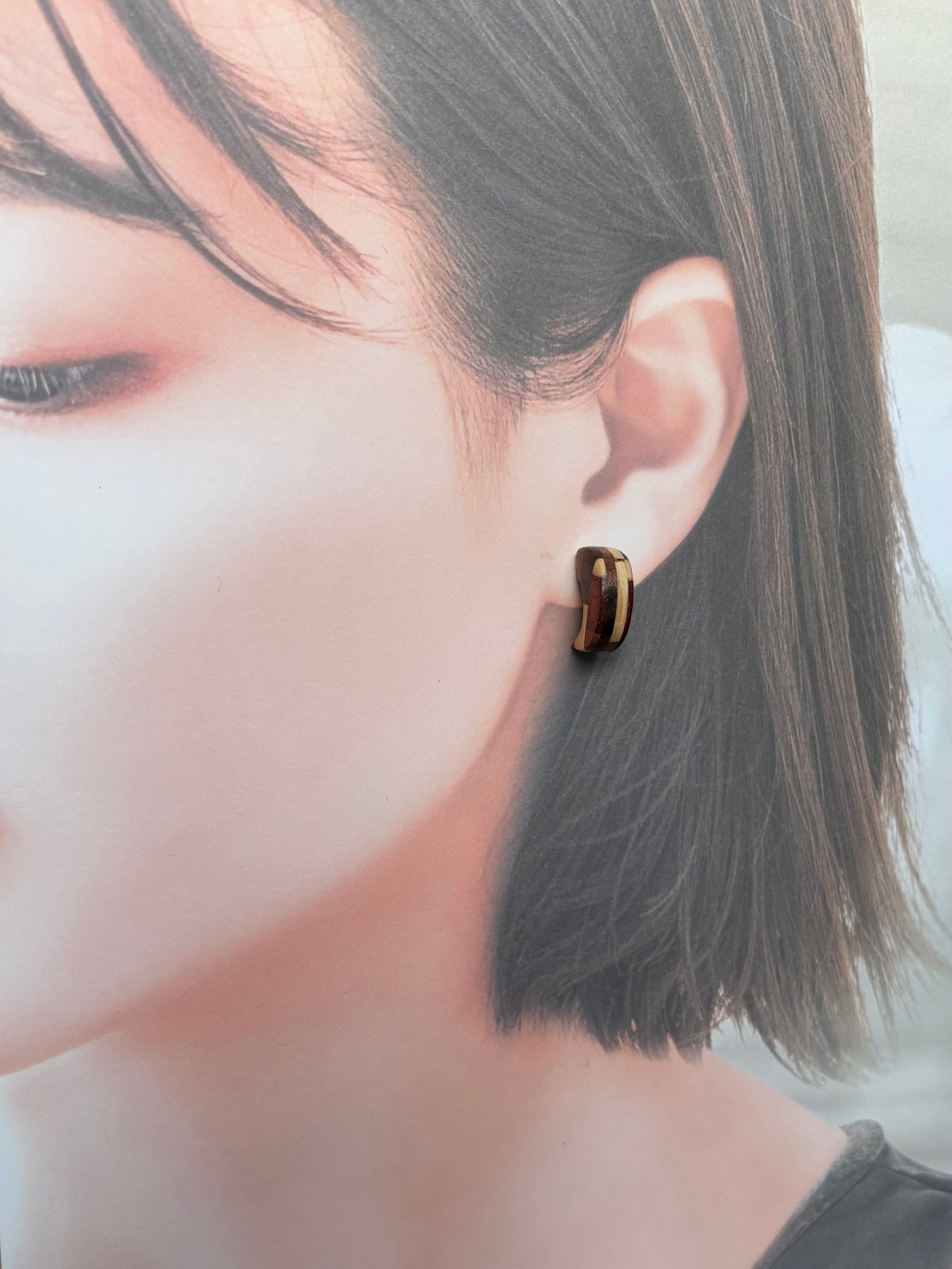 061・085・088・104・106・113 寄木月型ピアス | mo.ku.me.no.