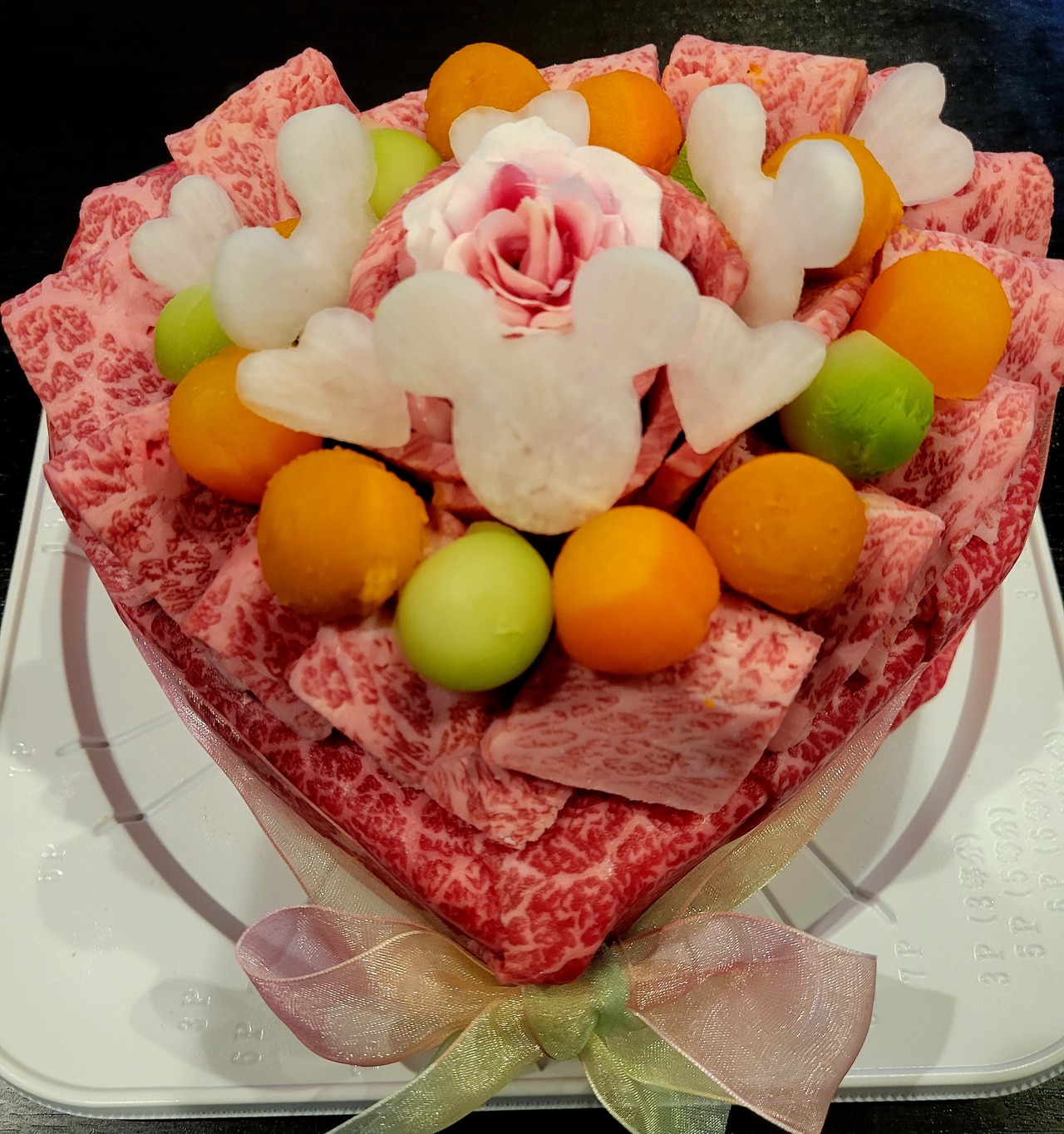 黒毛和牛ケーキ　上赤身　特選ロース