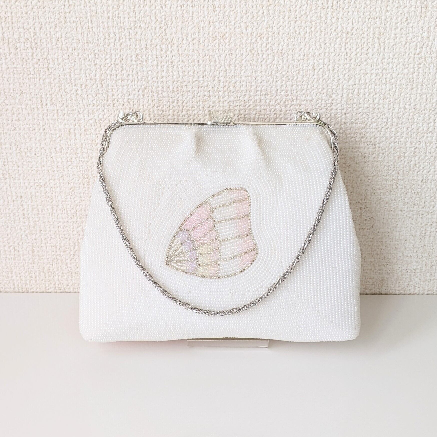 vintage】 ビーズ刺繍バッグ パーティーバッグ バタフライ柄 vintage】 ビーズ刺繍バッグ パーティーバッグ バタフライ柄
