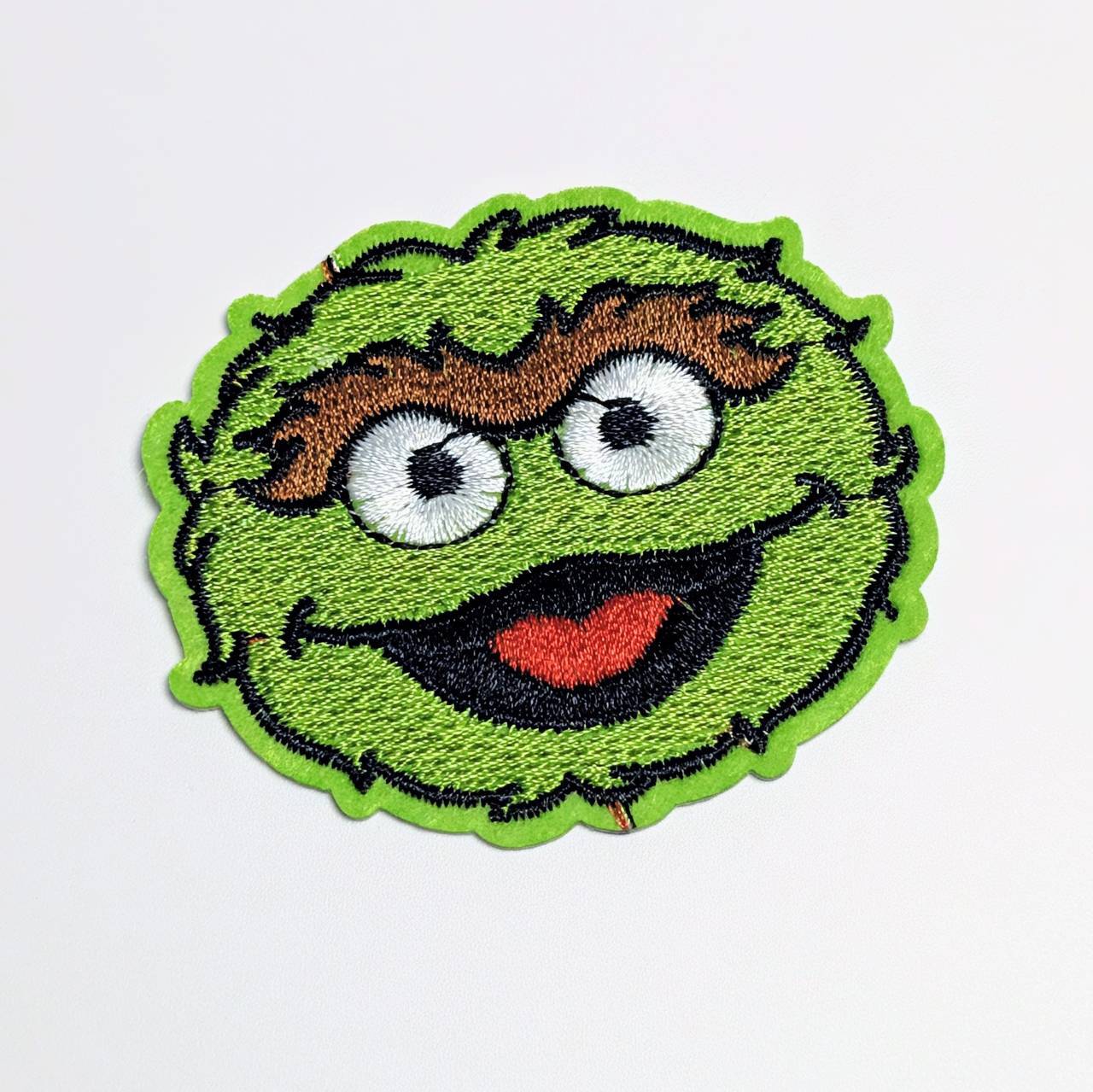 送料無料! ★刺繍アイロンワッペン★【 Sesame Street ( セサミストリート ) 】 オスカー・ザ・グラウチ〚アメリカン雑貨 アメトイ〛