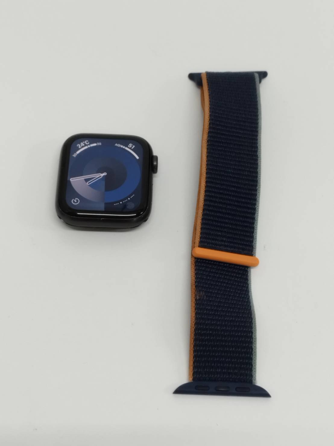 Apple Watch SE 第1世代/GPS/44mm/A2352/スペースグレイ〈MYE32J/A〉(2