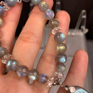 no3ラブラドライト×羽デザインブレスレット