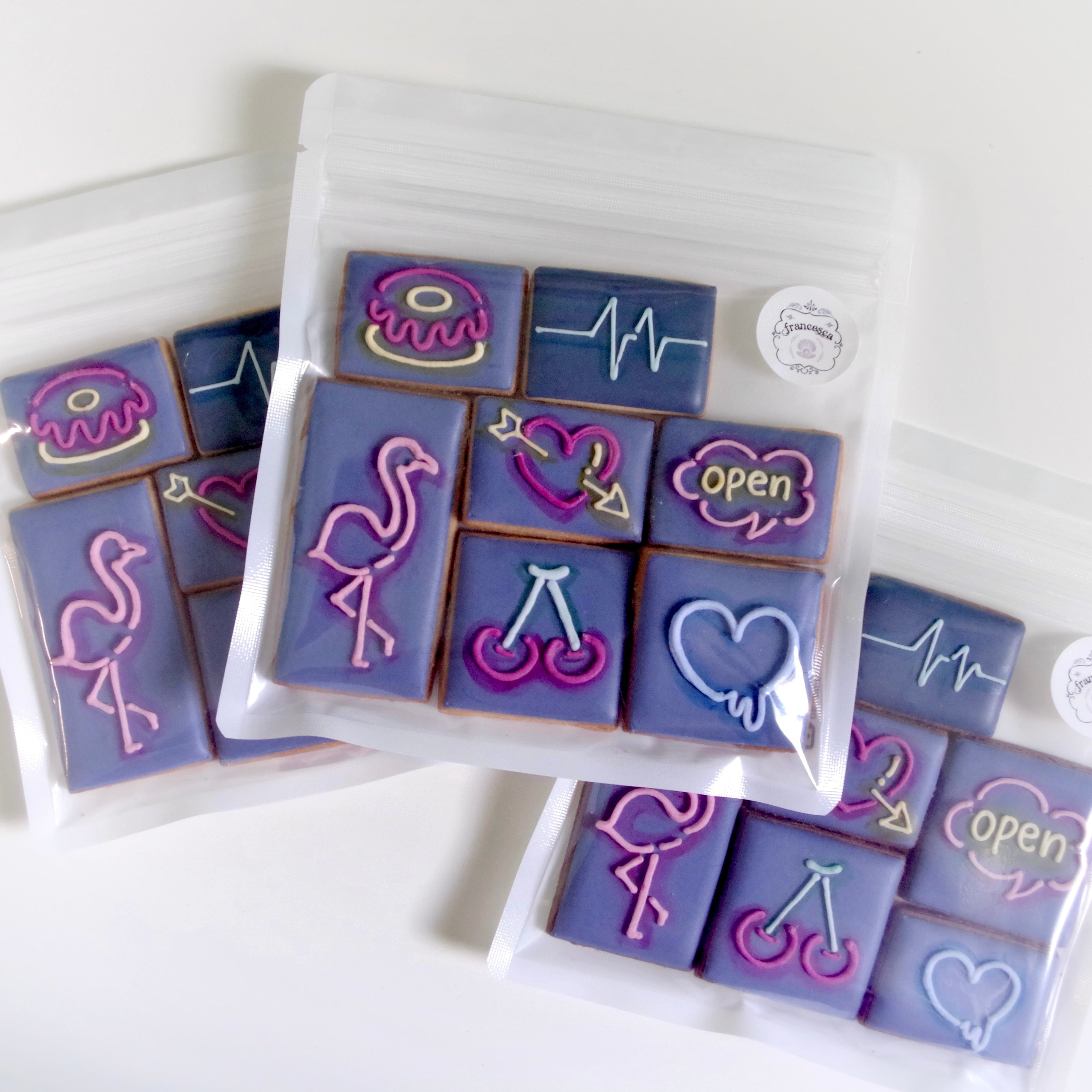 80's RETRO】ネオンサインのアイシングクッキーセット | Francesca von