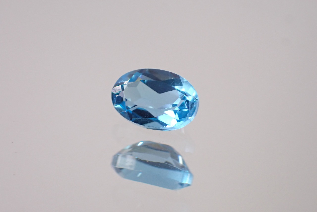 スイスブルートパーズ　0.67ct　[E10-22]