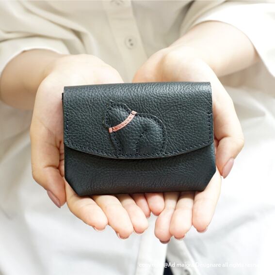 子猫がいる財布・ネイビー