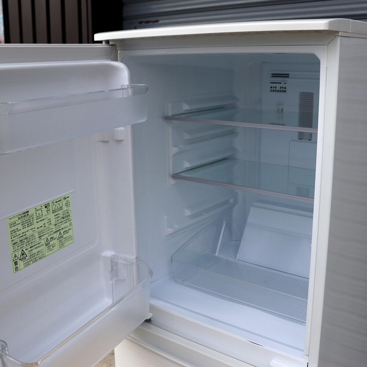 SHARP・シャープ・137L・冷凍冷蔵庫・SJ-D14D-W・2018年製・No  