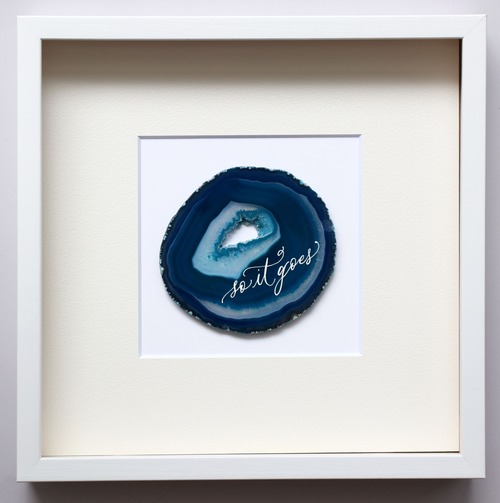 Wall letter◇so it goes turquoise blue／ Wall decor／calligraphy agate slice／handwritten／ウォールデコ カリグラフィー アゲートスライス 