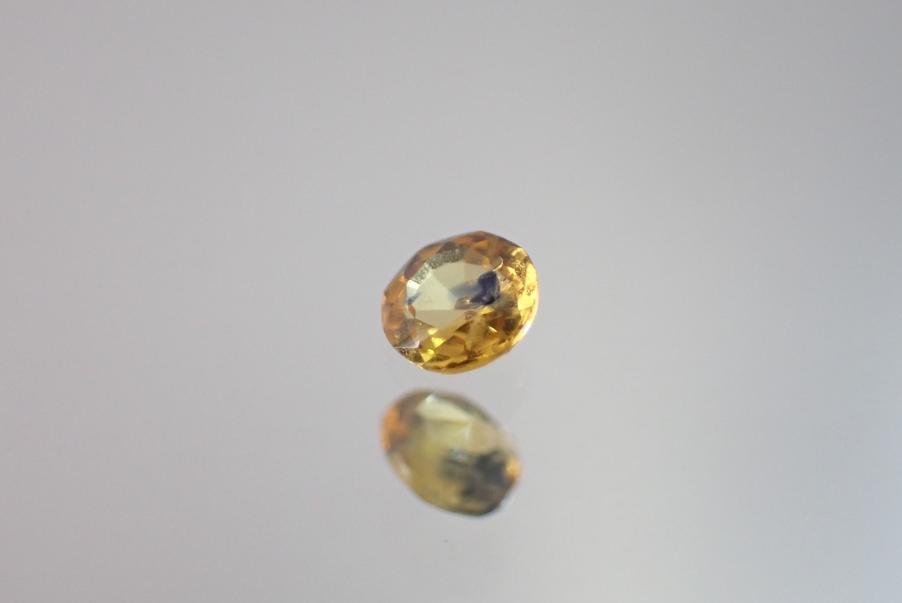 イエローサファイア　0.19ct　[C12-260]