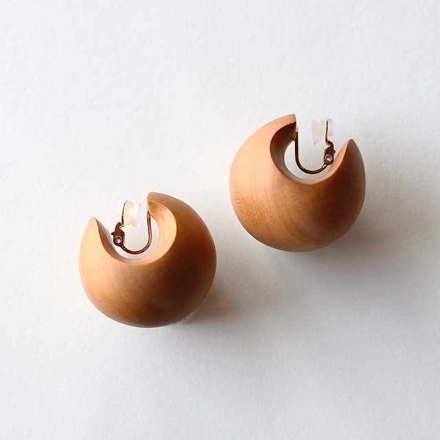 “Wood ball” clip-on earrings