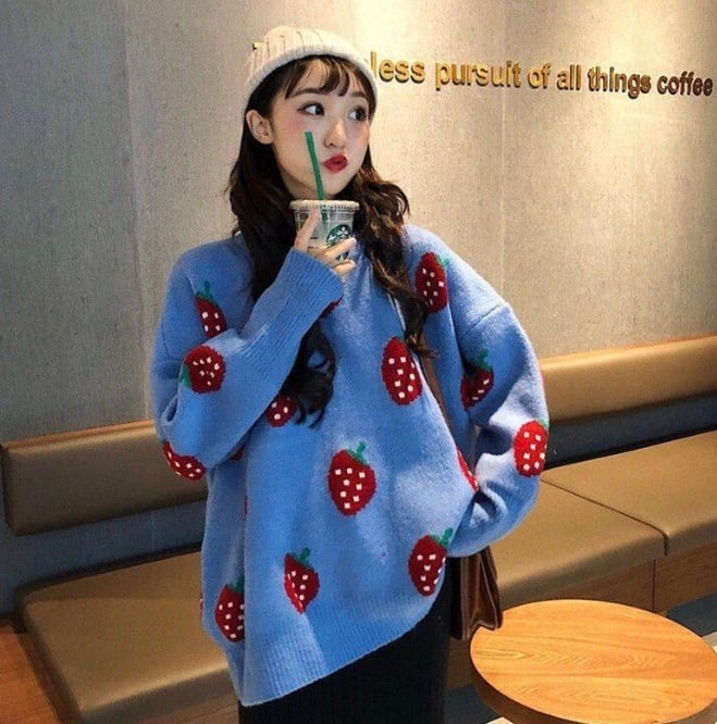 ビビットカラーのいちご柄セーター | イチゴノクニ
