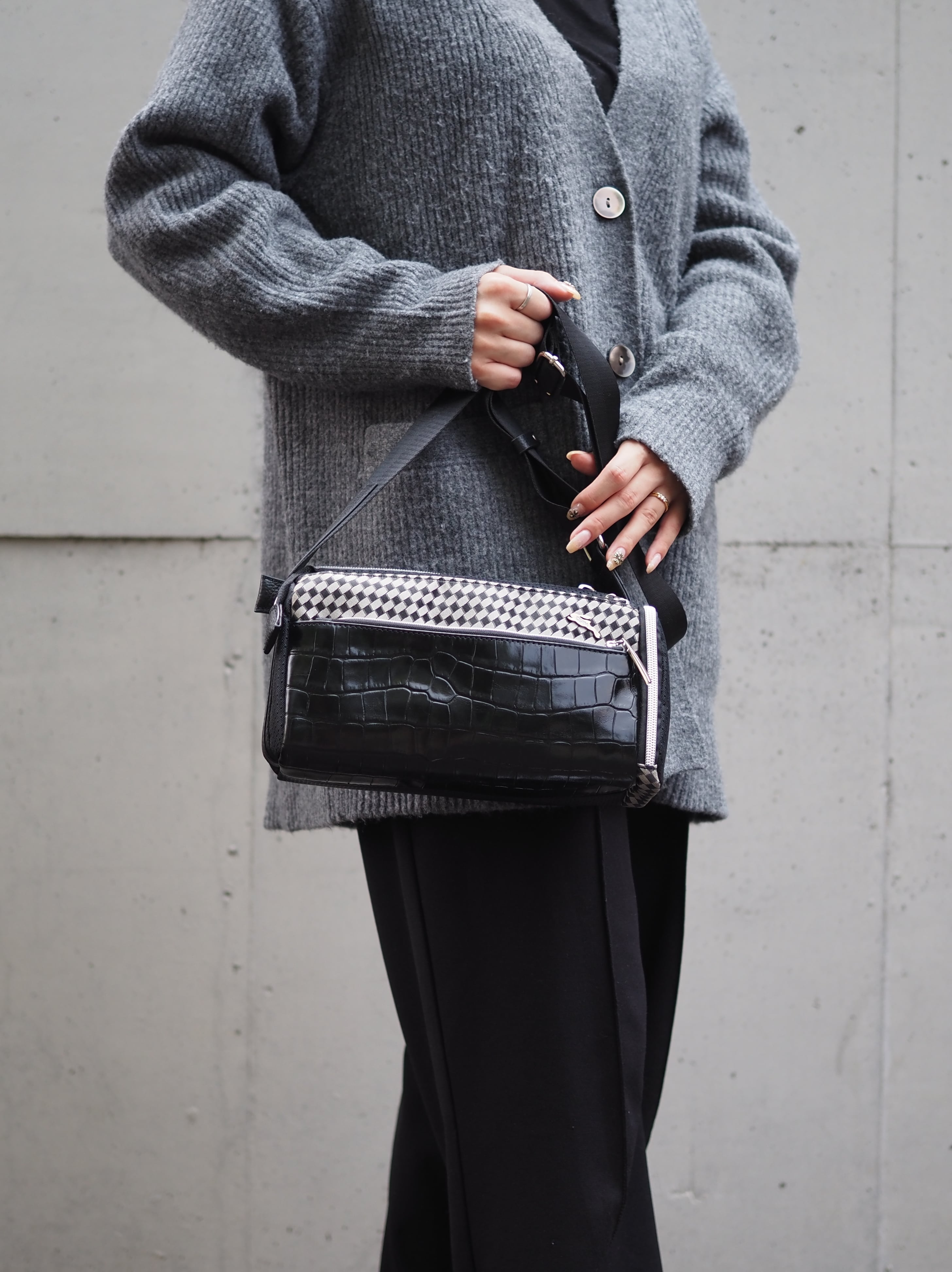 収納たっぷりショルダーバッグ AAWN-2222(090709)ブラック