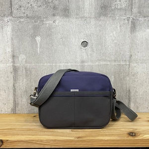 .+*square shoulder Bag 〈 パープル×アスファルトグレー 〉