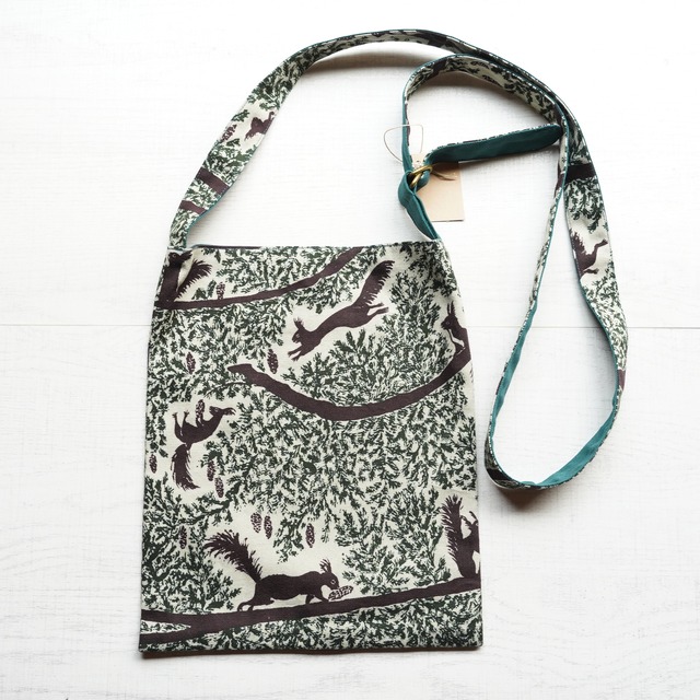 【坂本友希】ななめbag　「りすの木」