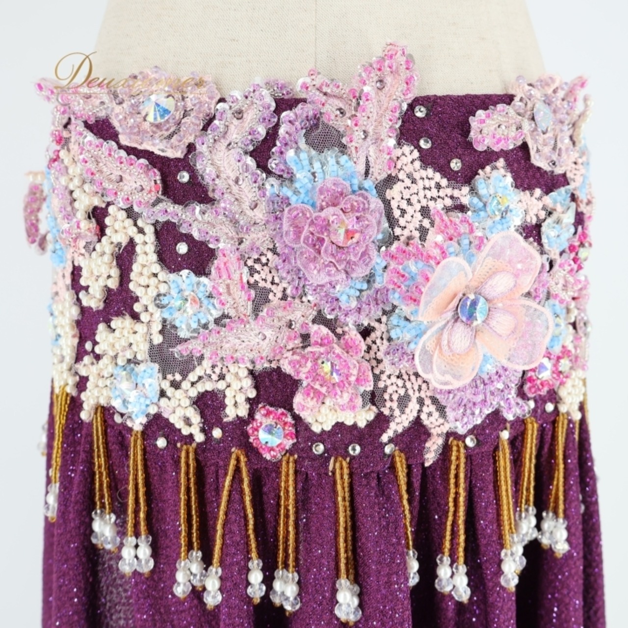 ベリーダンス オリエンタル 衣装 上下セット パープル系 トップス スカート チョーカー ラインストーン 花 紫 青 キラキラ スリット 豪華 装飾 華やか 鮮やか かわいい ステージ イベント ダンス衣装 フリンジ ピンク系 ブルー系 シルバー系