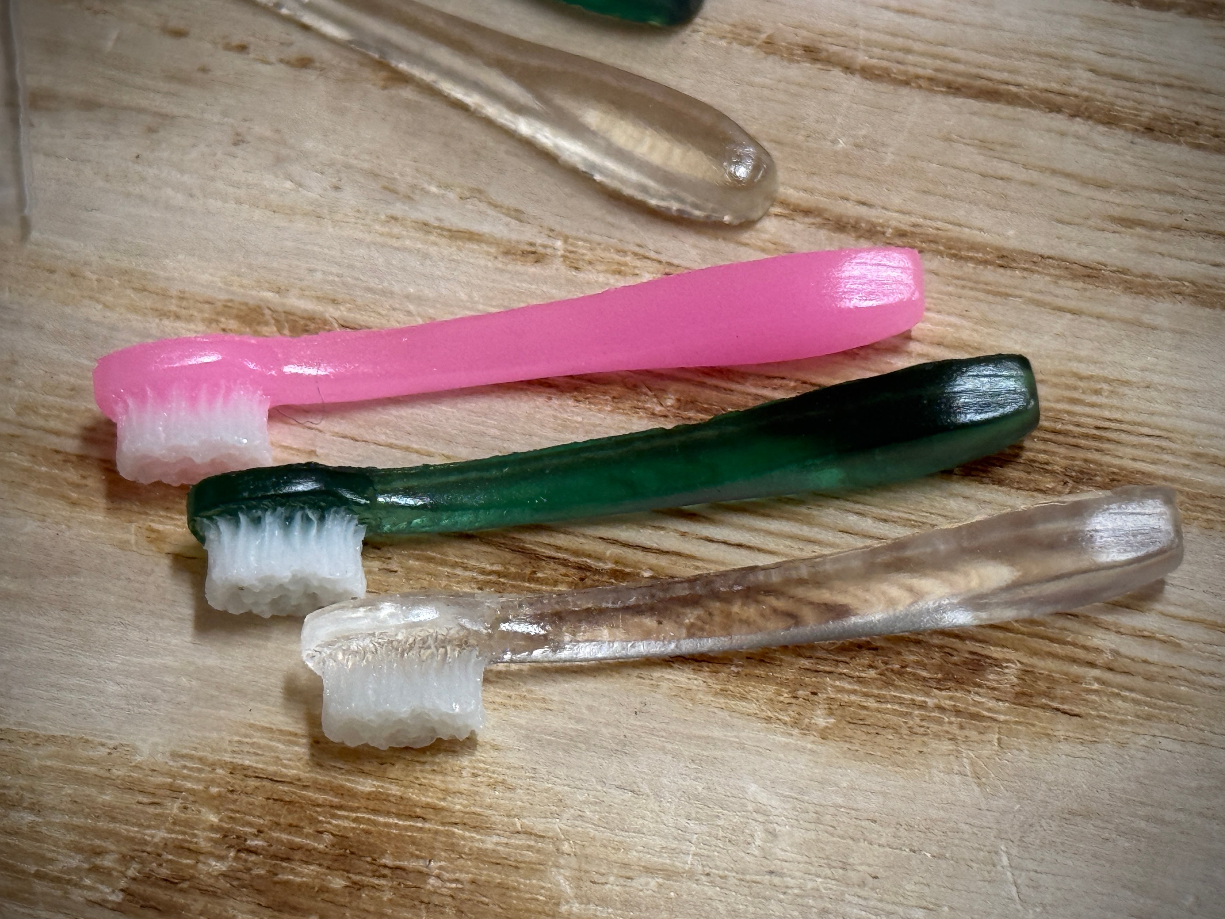 エミネム⭐︎歯ブラシ イービーズ 歯ブラシワーム 2インチ 3本入 | Fishing Tackle BLUE MARLIN