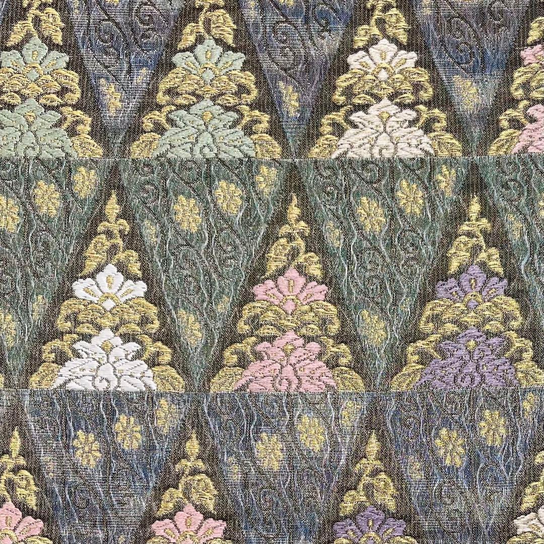 袋帯　作家もの　金彩　銀通し　たたき染　唐花模様　唐草模様　着物　082a u 袋帯 鱗模様に色彩豊かな花唐草模様 金糸 金通し O-3829