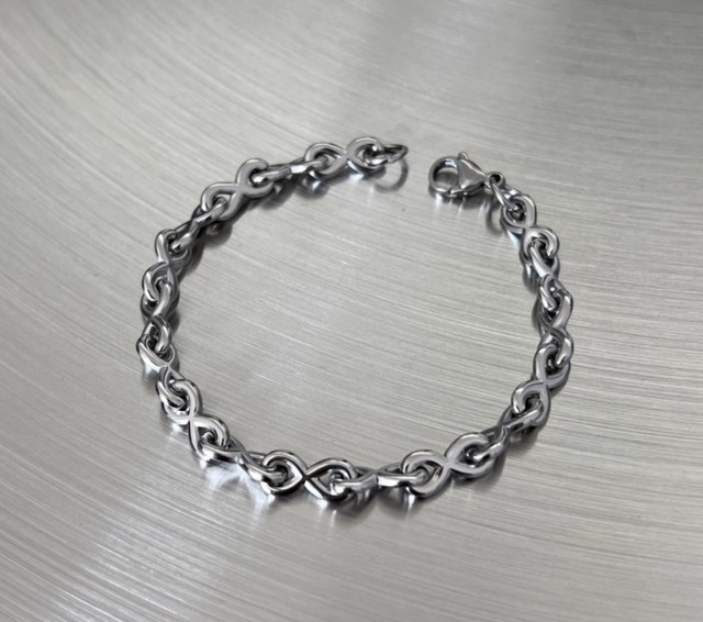 Eight Silver Chain Necklace AA01