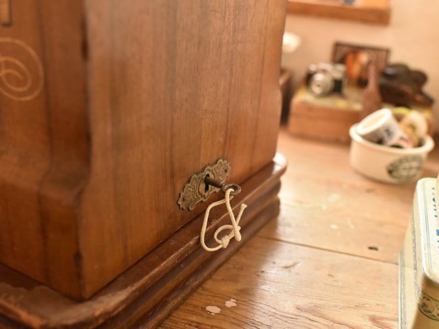 1930年代 アンティーク ボックス 木製 鍵付き ブルー ハート型鍵穴 取っ手