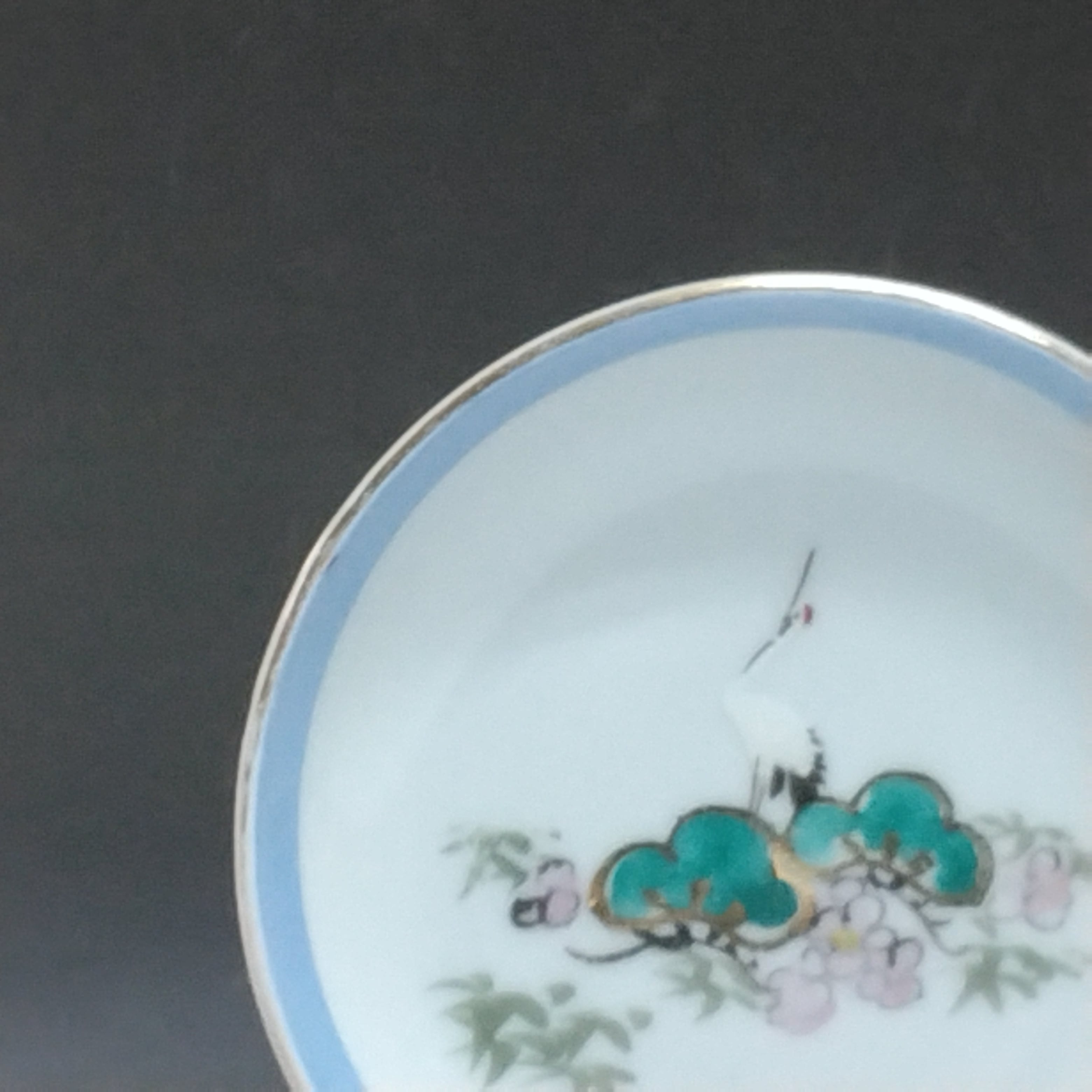 大正～昭和時代レトロの鶴の皿3個セットになります★縁起物★ レトロなインテリア 色絵 松竹梅に鶴図 小皿/ 豆皿 3.5寸 1枚 箱