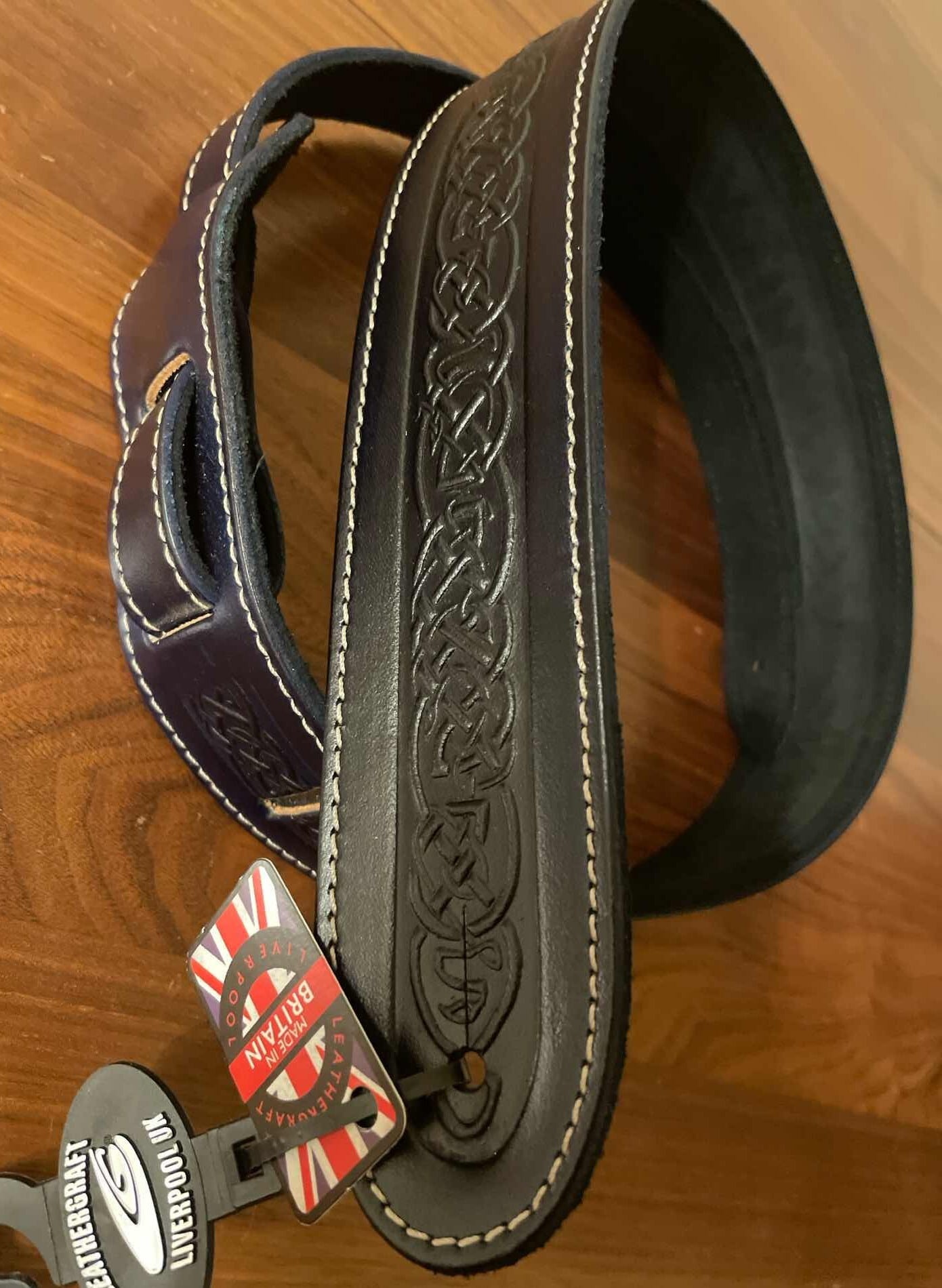 LeathergraftGB Celtic Embossed Strap Navy ギターストラップ