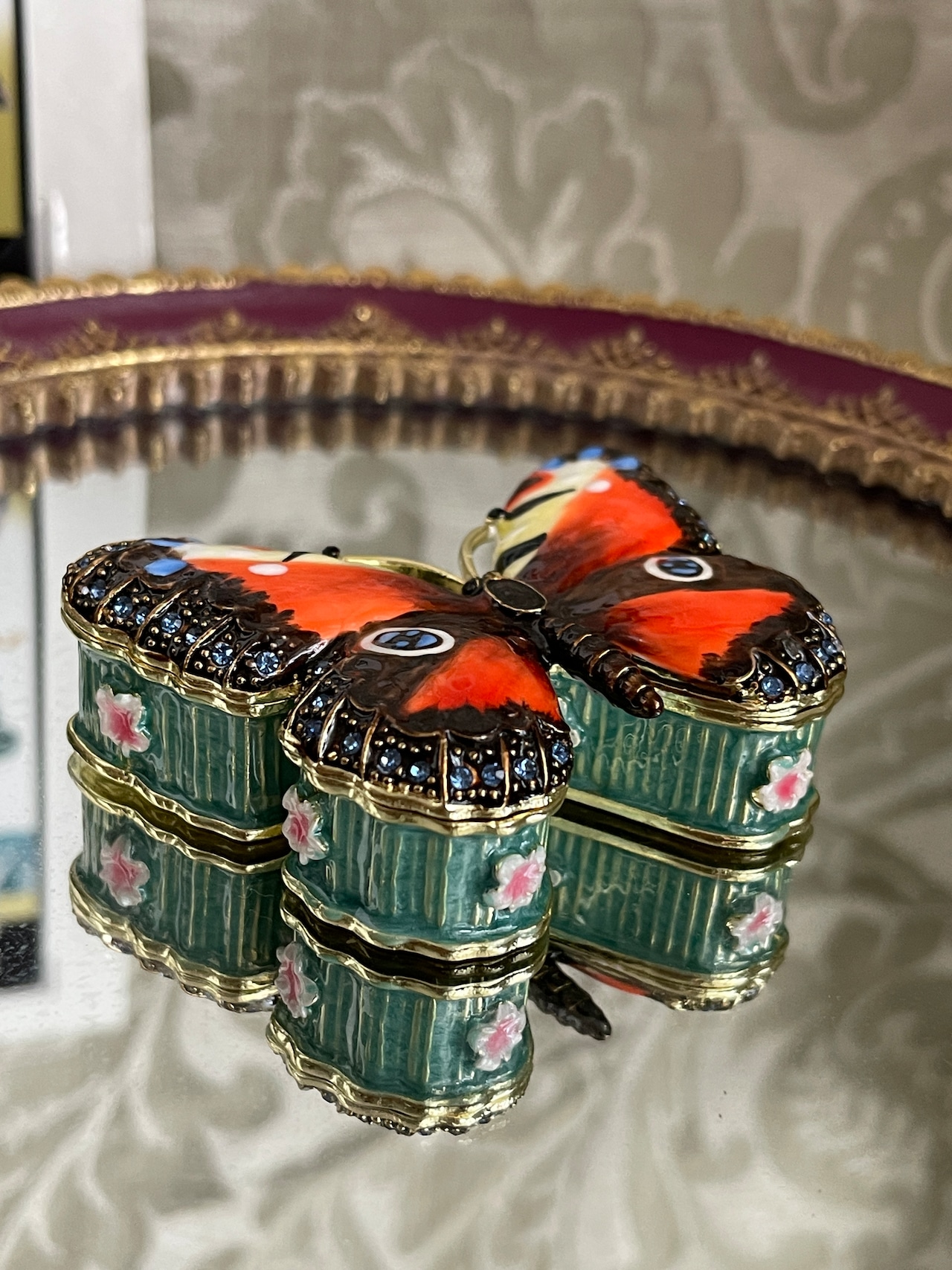 20%OFF！『バタフライ 蝶』 シークレットBOX 『隠された財宝の秘密 ARORA』イギリス製の画像03