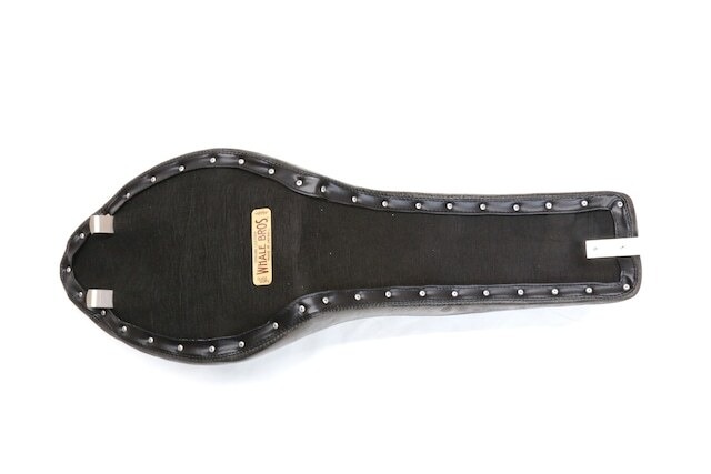 クラックレザー : ４速フレーム専用 キング＆クイーン シート［縦タック&ロール］Leahter/本革　(C4sKQ02)