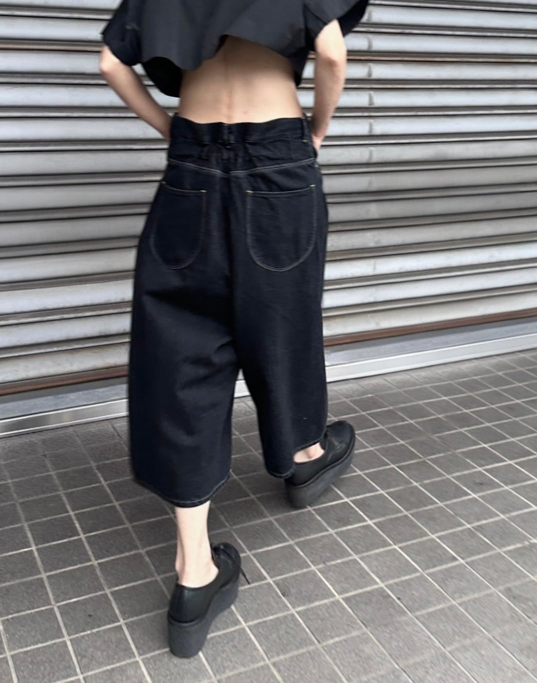 pelleq  [DENIM BACK SQUEEZE SHORTS]