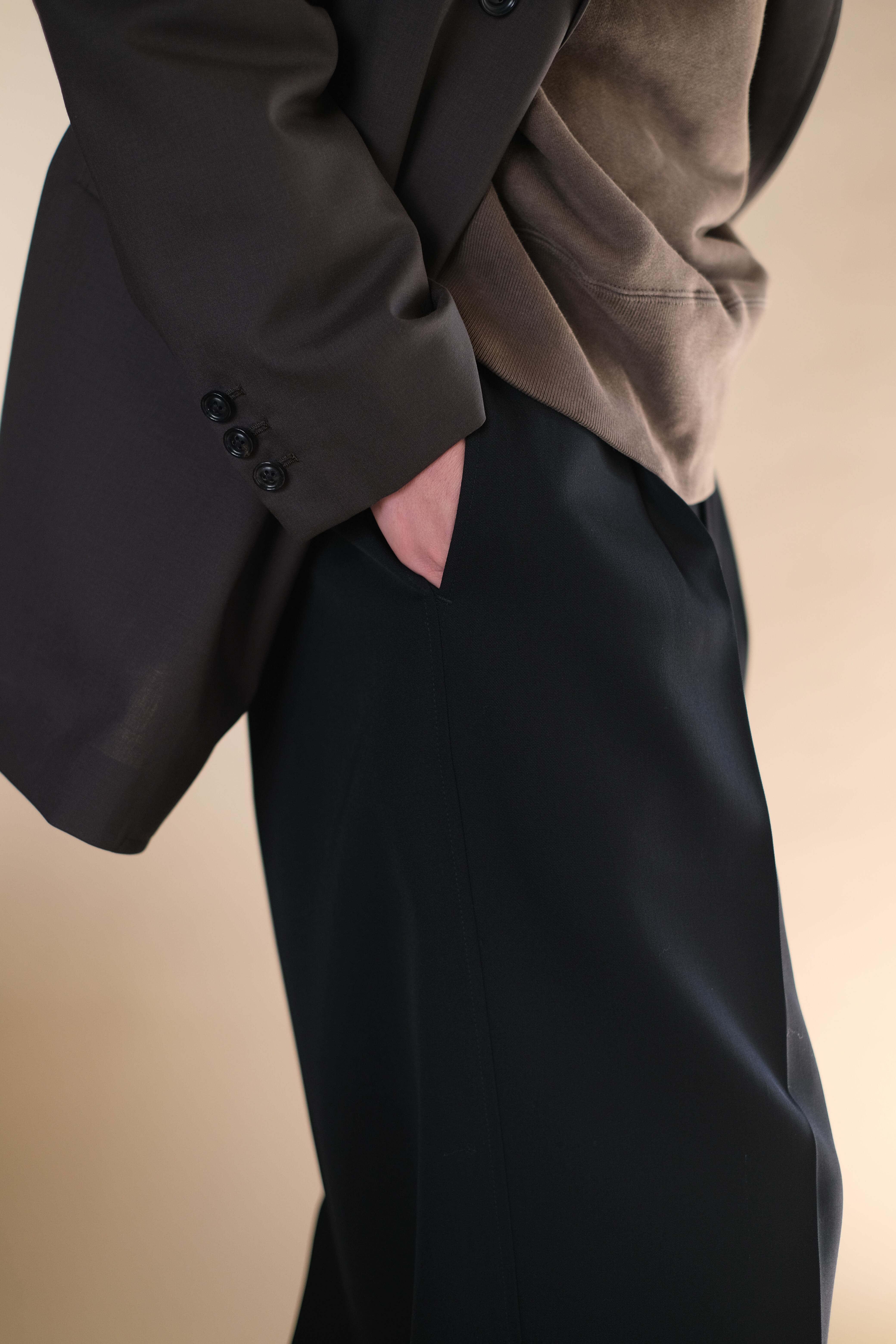 Graphpaper / Scale Off Wool Wide Slacks | LIVING