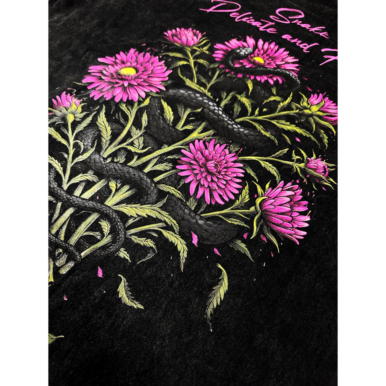 WSHOT Original Daisy Snake Tee WS003