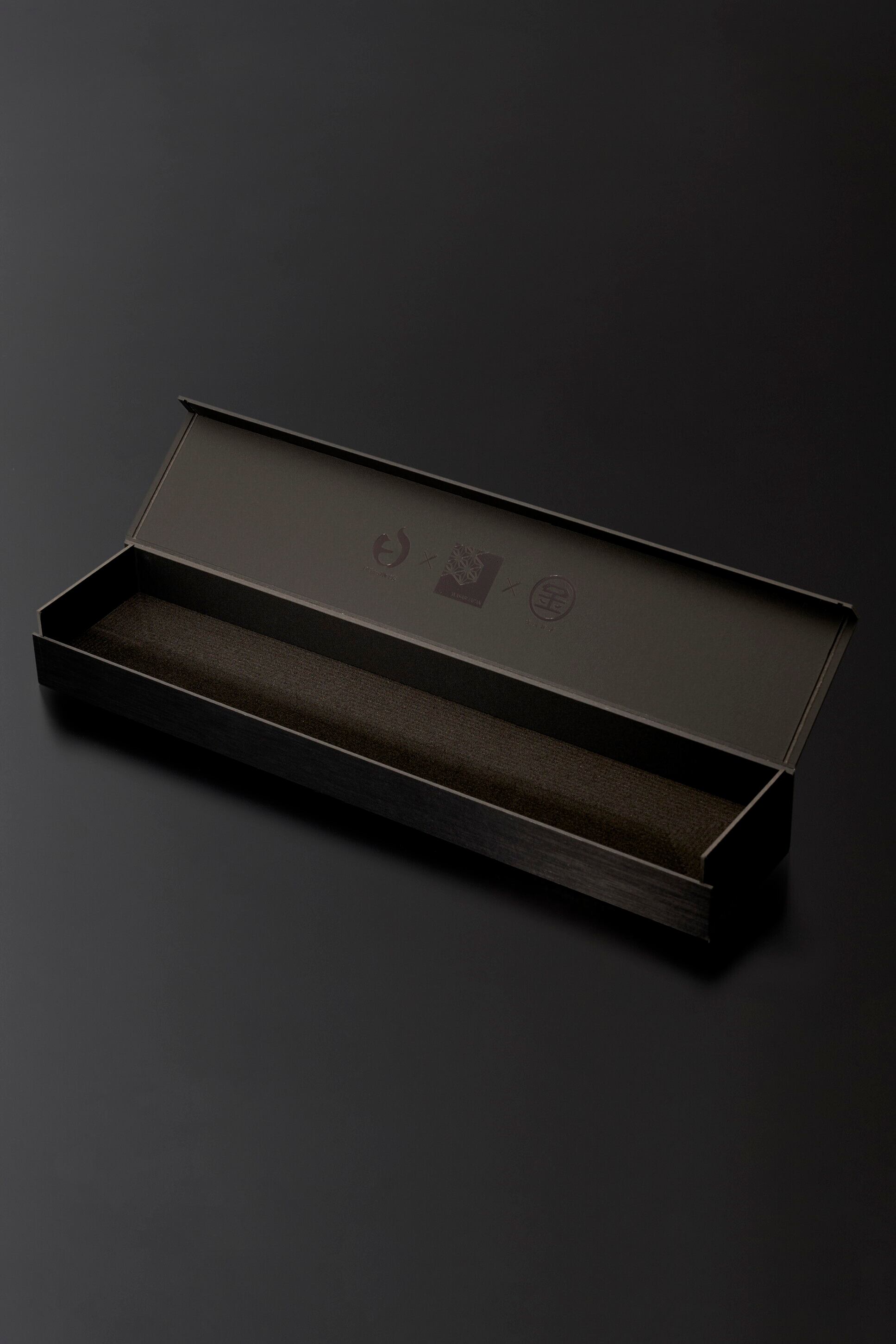 庖斬巴 黒仕立て 牛刀包丁 210mm IK-01210 | 庖斬巴-HOZAN TOMOE