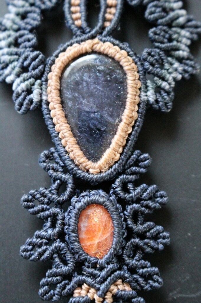 Iolite Sunstone macrame pendant