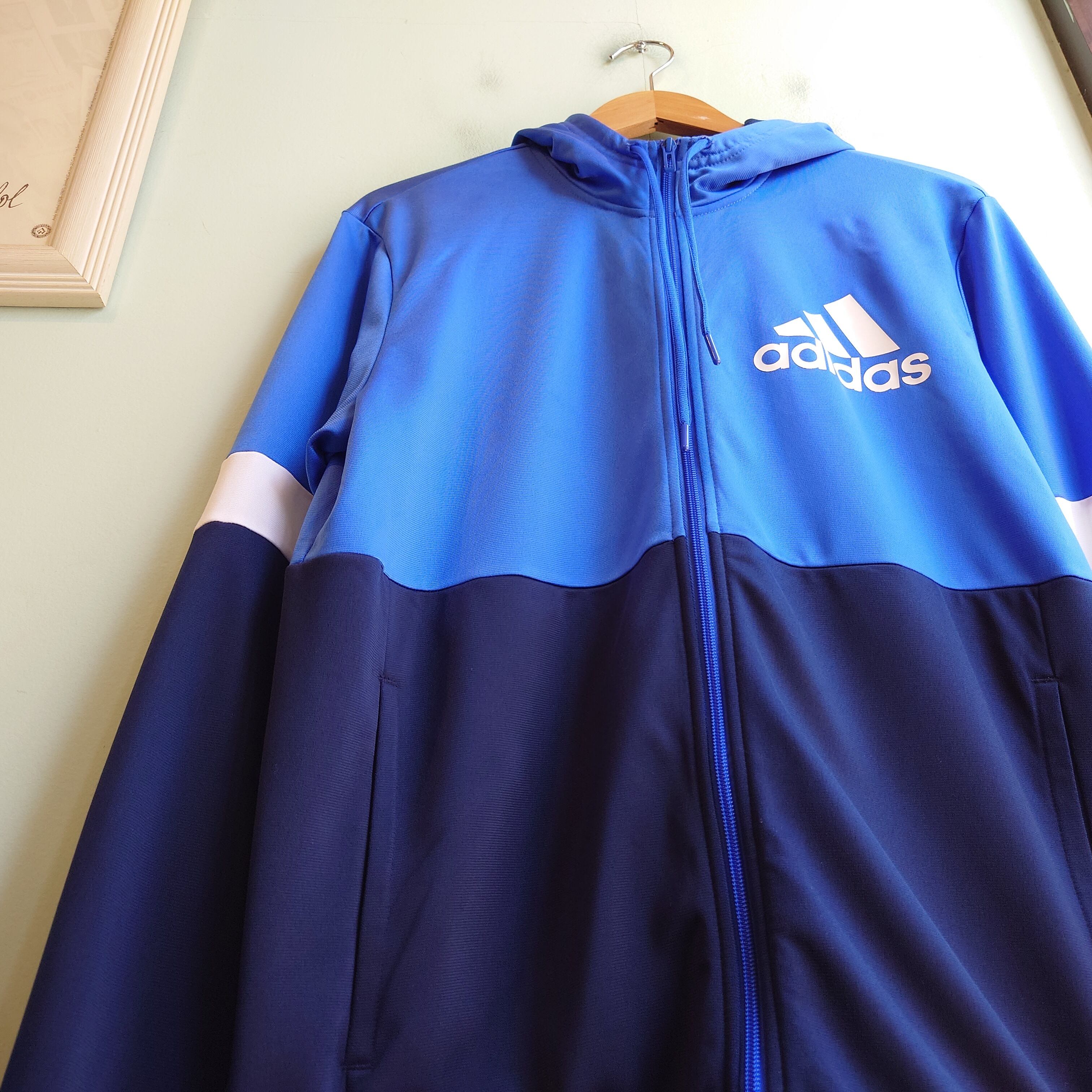 adidas トラックジャケット フード付きジャージ ジャージトップス