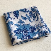 木版染めハンカチ《No.06》 インド綿ボイル ブルー 花