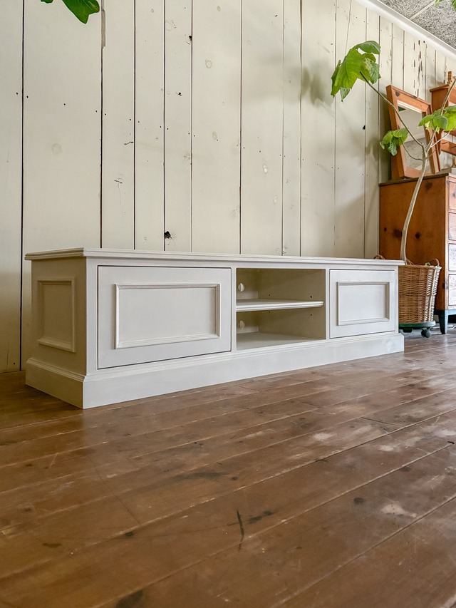 フランスアンティーク調テレビボード　（オールドパイン・オーダーメイド家具）W1400　輸入住宅向けローボード