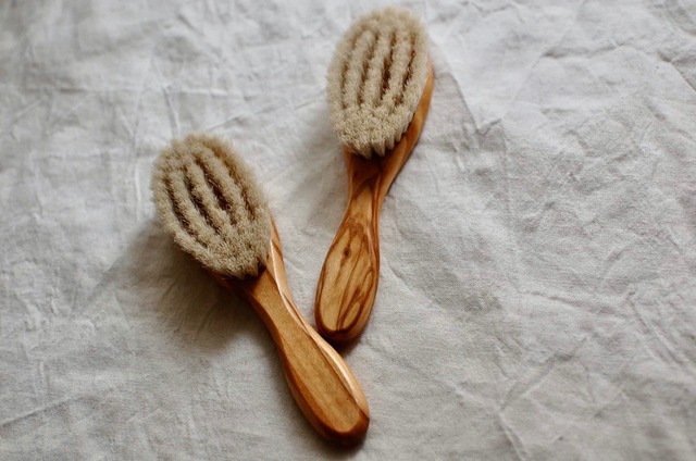 Baby Hair Brush（Olive Wood）