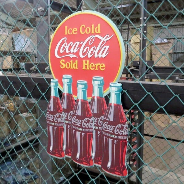海外直輸入】ダイカット エンボス メタルサイン COCA-COLA ICE COLD