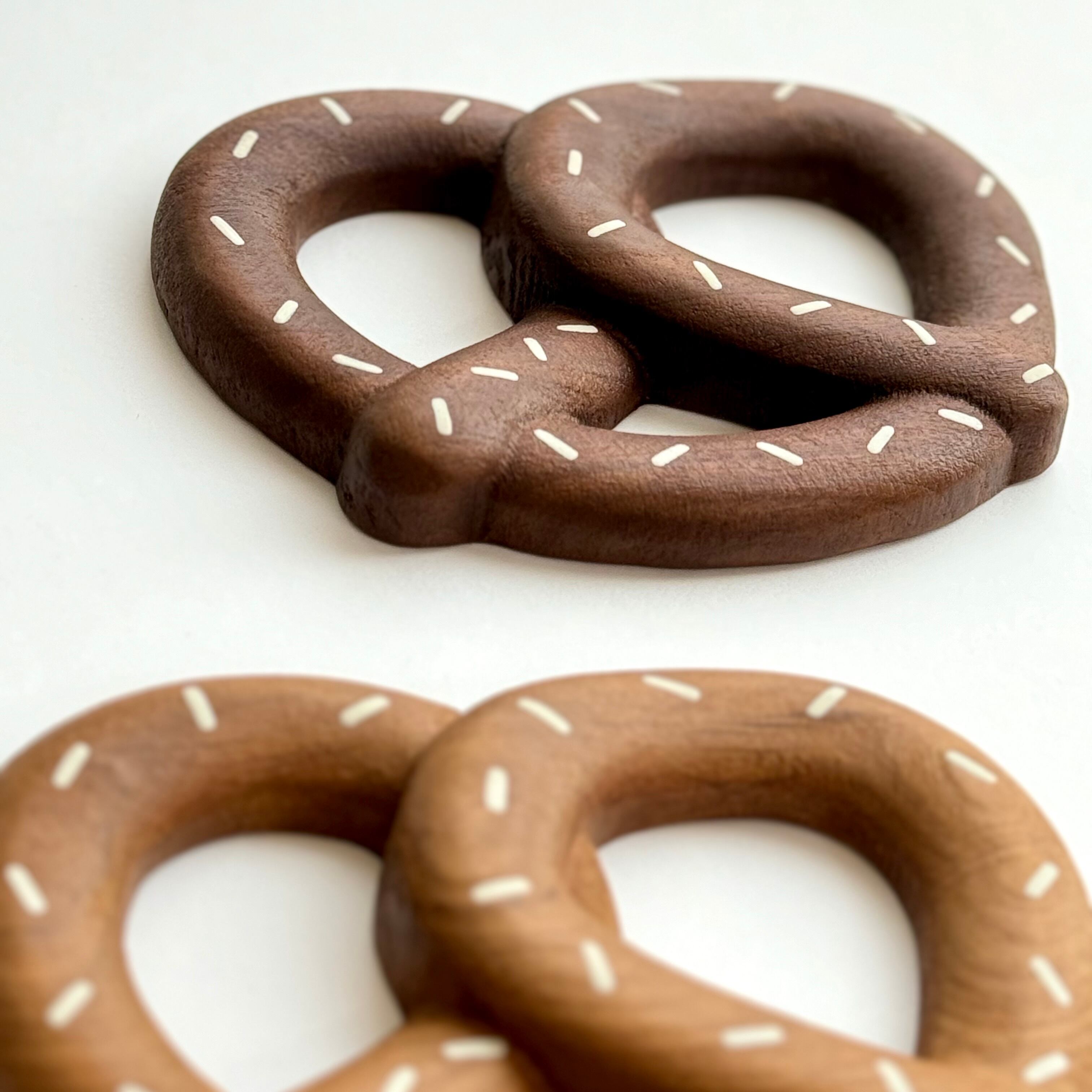 即納】WOODEN PRETZEL 木製プレッツェル | yumyumyummy