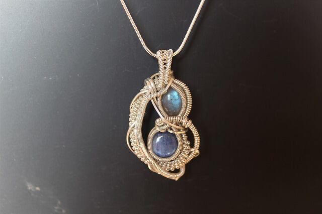 Labradorite & Kyanite silver925 wirewrapping pendant