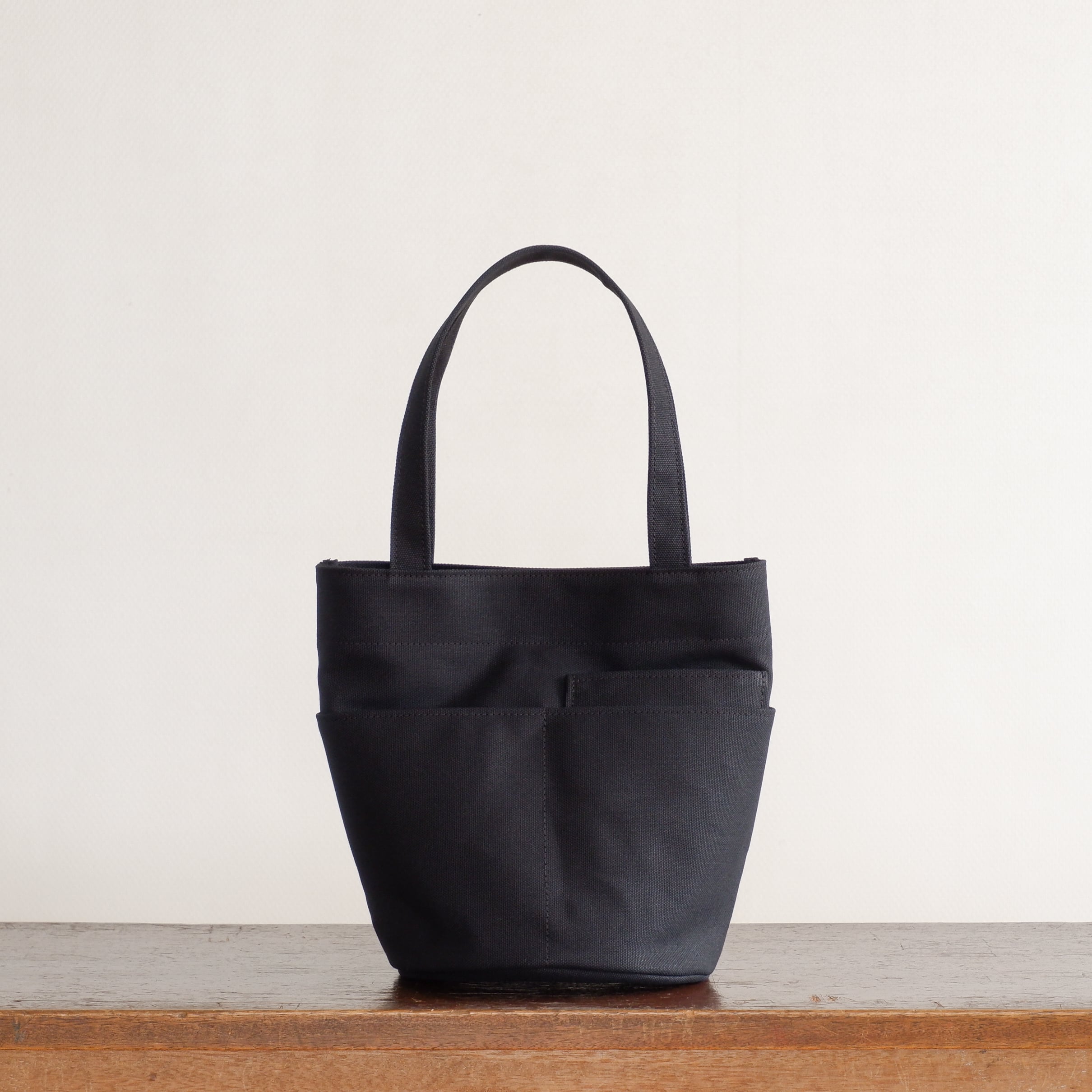 ダブルポケット丸底トート 黒 / 8号帆布 | aoya bags | シンプルで少し