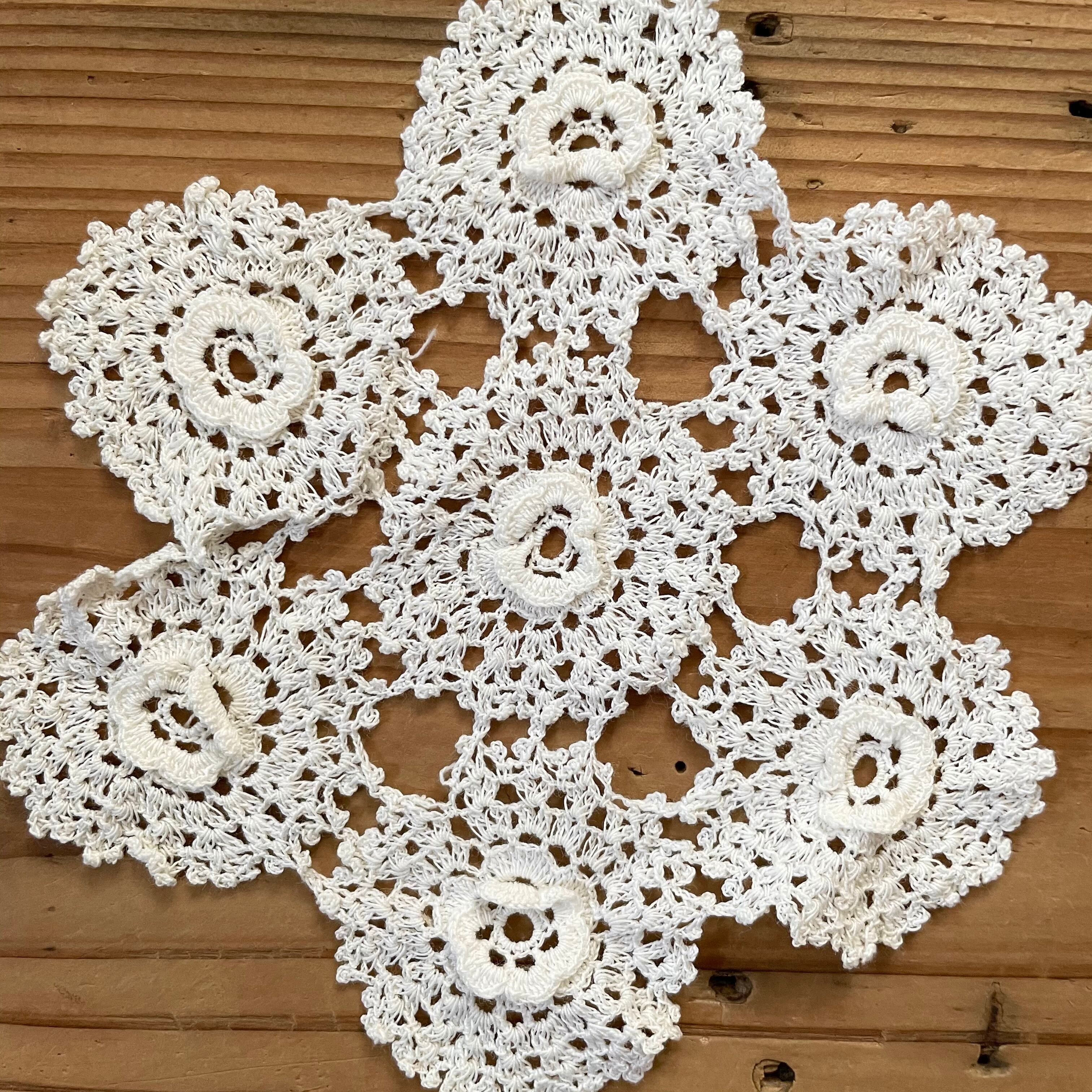 立体感のあるドイリー