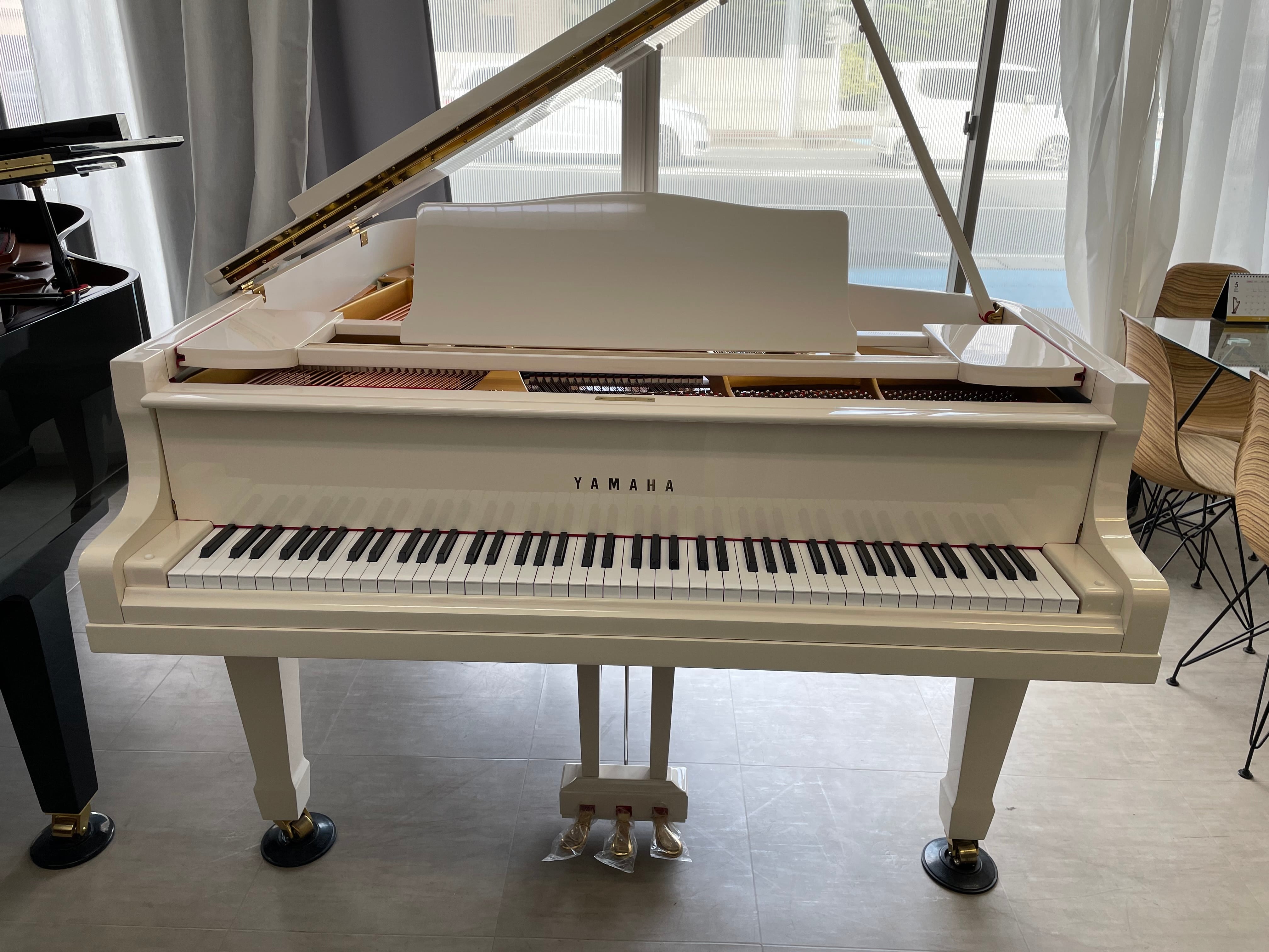 中古グランドピアノ YAMAHA G2 奥行き169cｍ 製造1970年 - 鍵盤楽器 