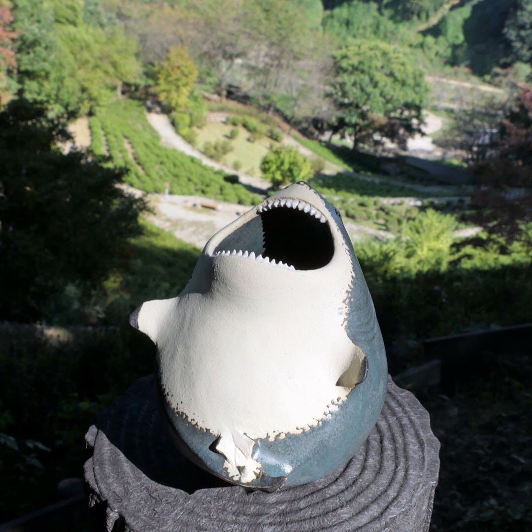 ホホジロザメ形酒器 | セラミミックonlinestore
