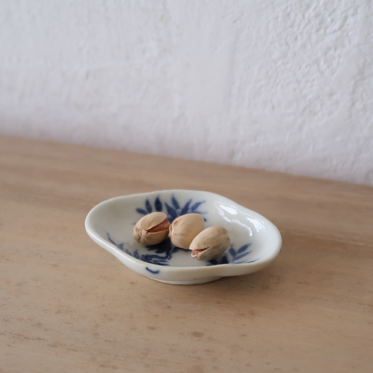 雲のような染付の豆皿