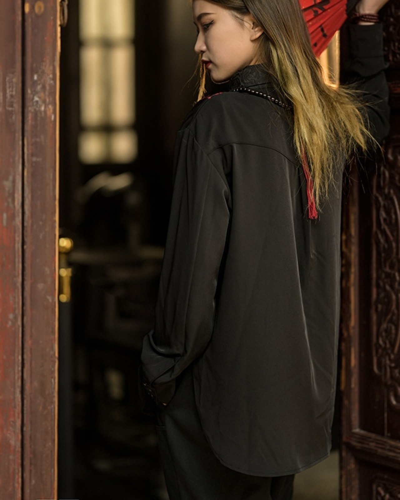 Rose-embroidered shirt 2color 【G1125】