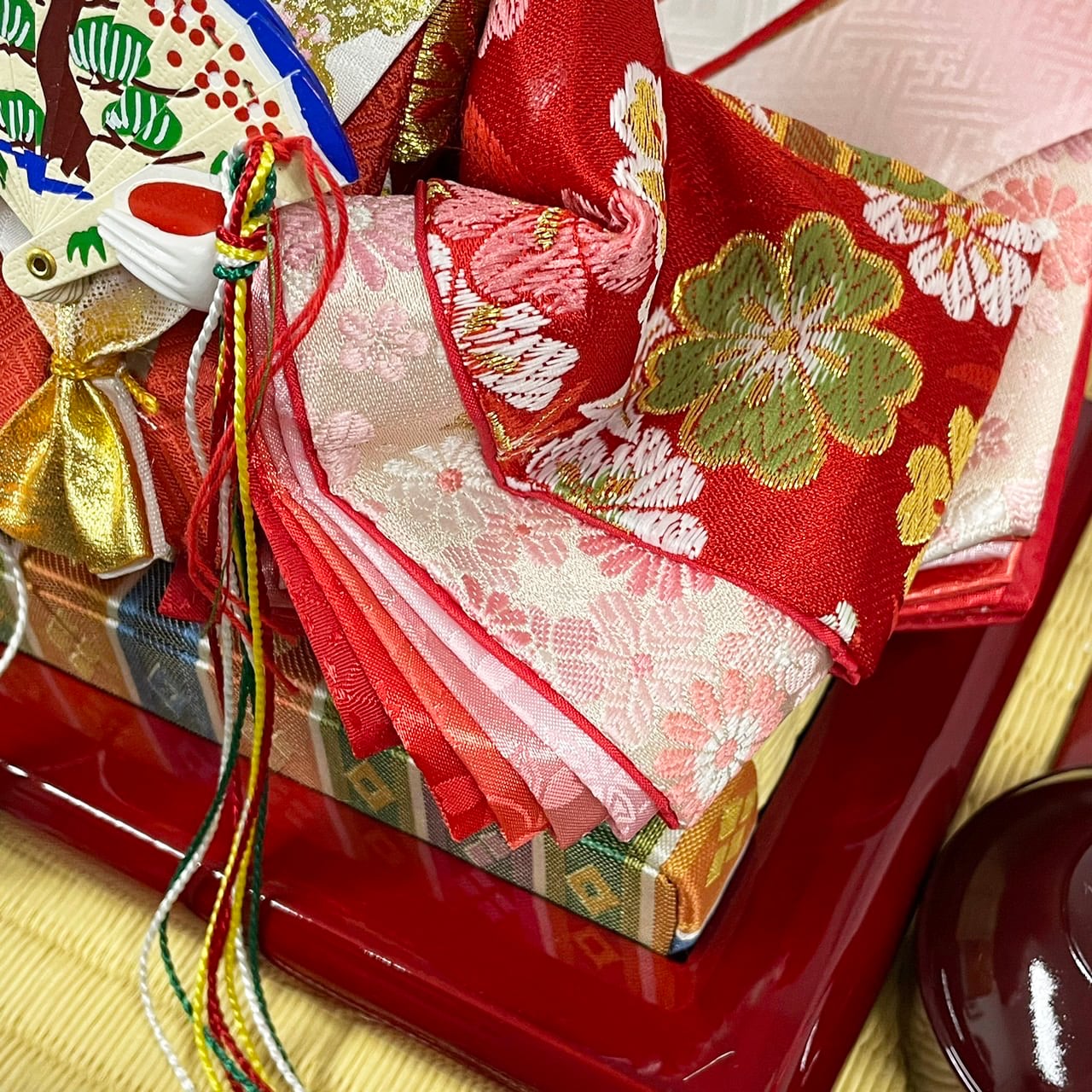 雛人形＜収納飾り＞まり桜｜ひな人形 | Pay ID 収納式親王飾り 白桜