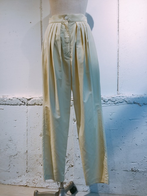 OKIRAKU　Tuck pants