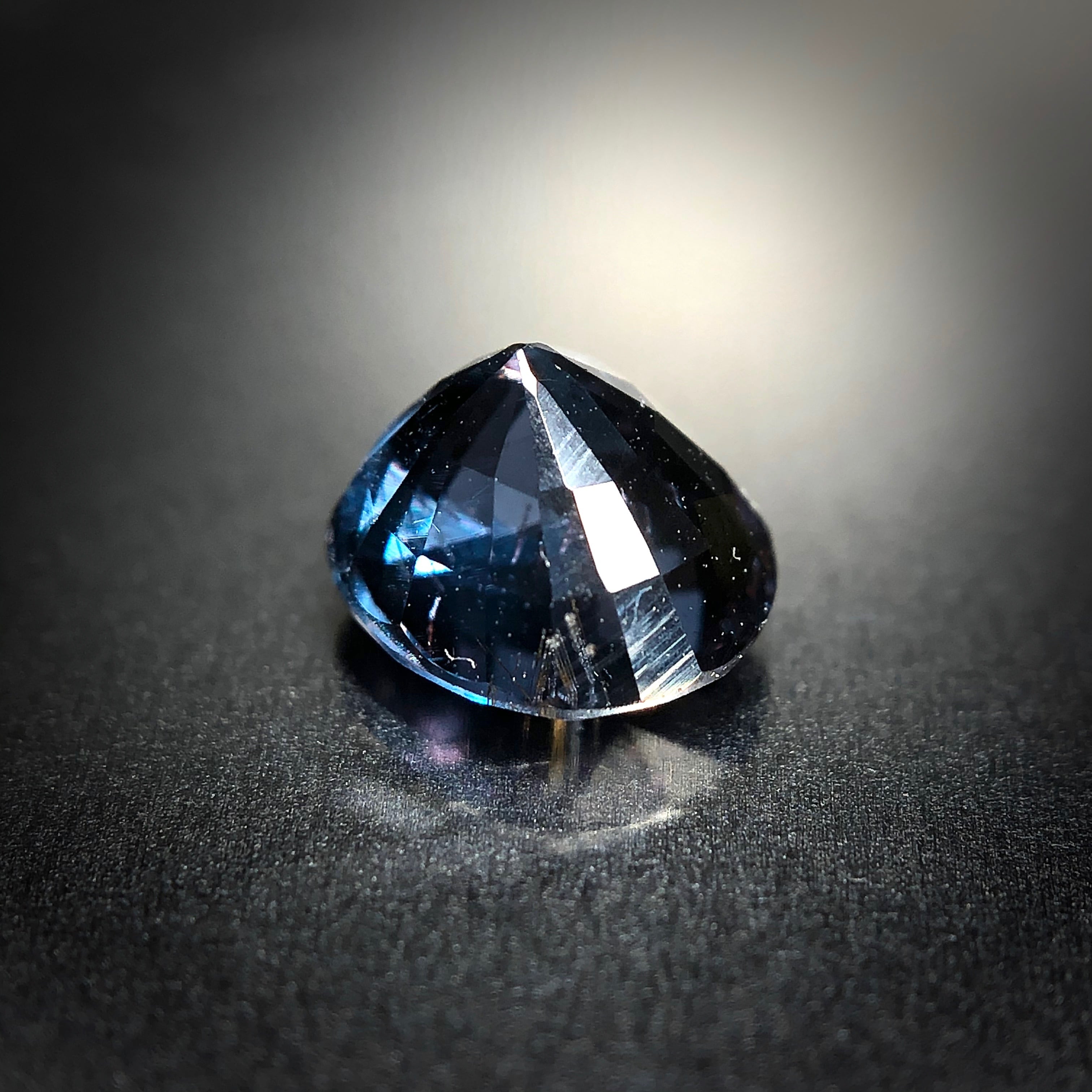 唯一無二の蒼碧色 1.17ct 天然 ベキリーブルーガーネット（カラーチェンジガーネット） | Frederick’s Gems&Jewelry  powered by BASE