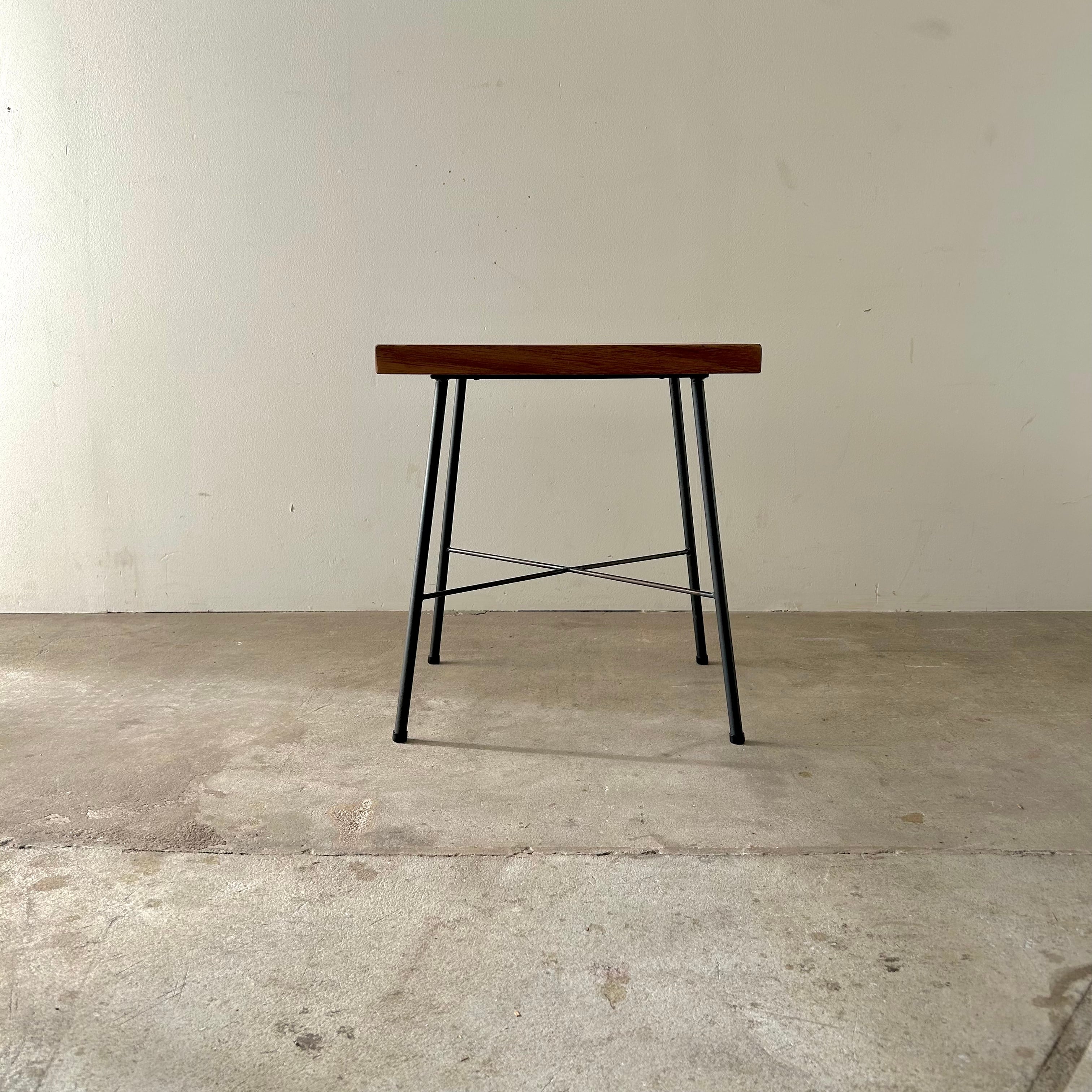 鉄脚のスツール　サイドテーブル　0821