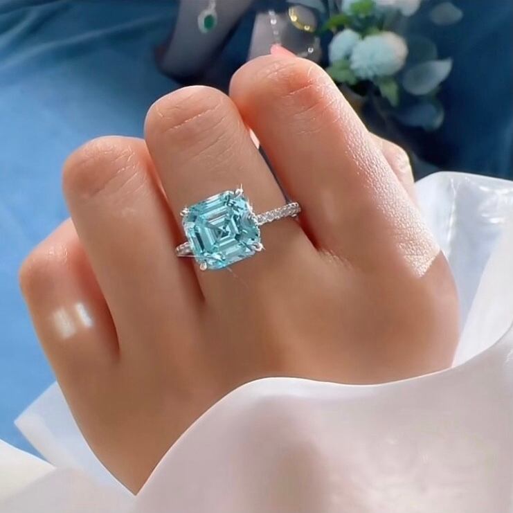 4カラット アッシャーカット 人工 アクアマリン ブルー キラキラ 高