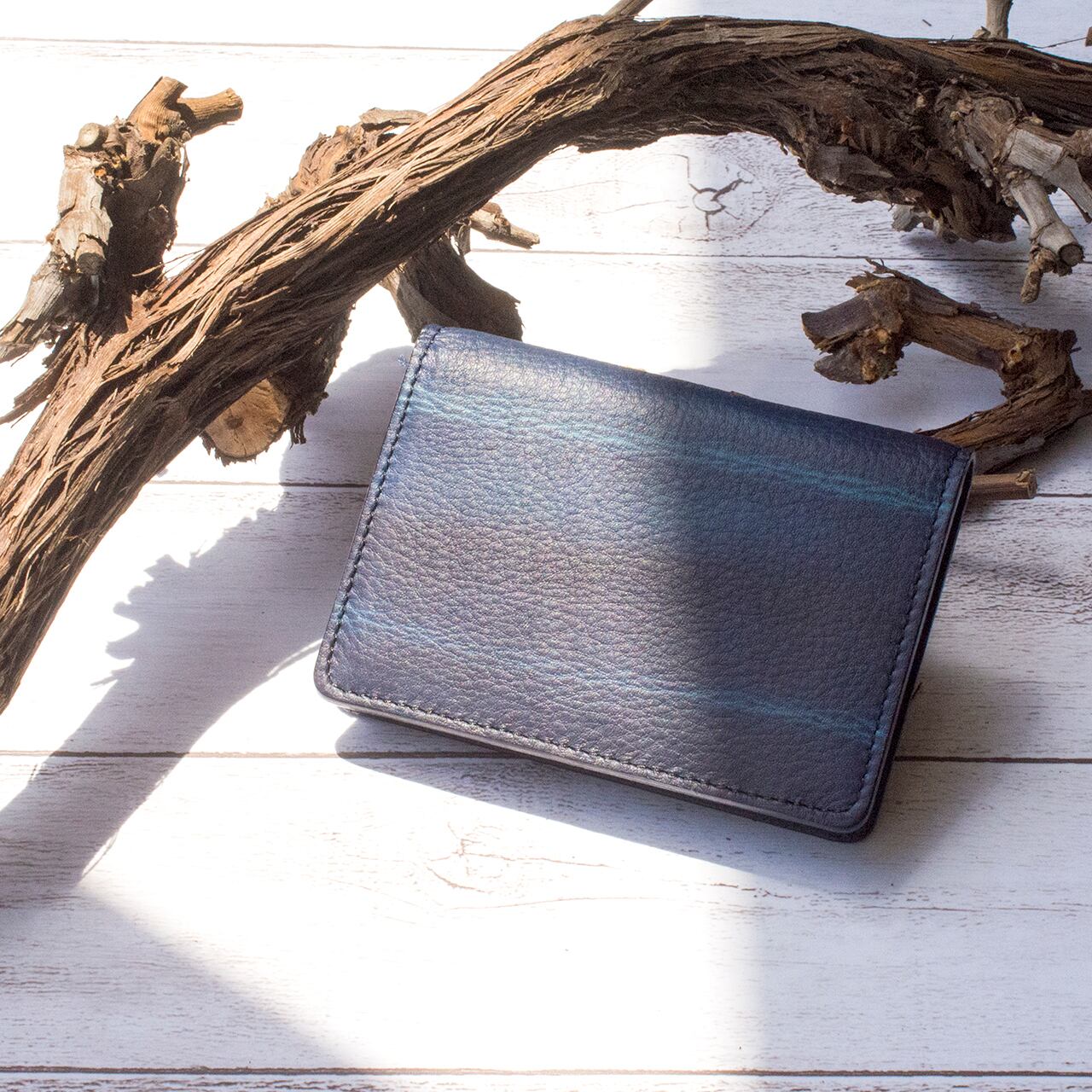 む*ん様 analogico ボタン留め名刺入れ 限定　藍染め N107 本革 藍染め 絞り 名刺入れ | Kinuya Indigo
